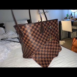 LOUIS V PURSE **fake**